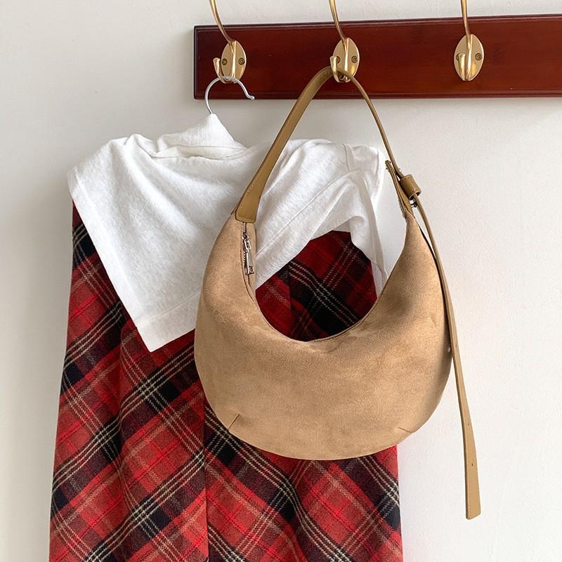 

2024 Women s Korean All-matching Suede Hand Dumpling Bag Commuting Temperament Underarm Crescent абрикосовый
