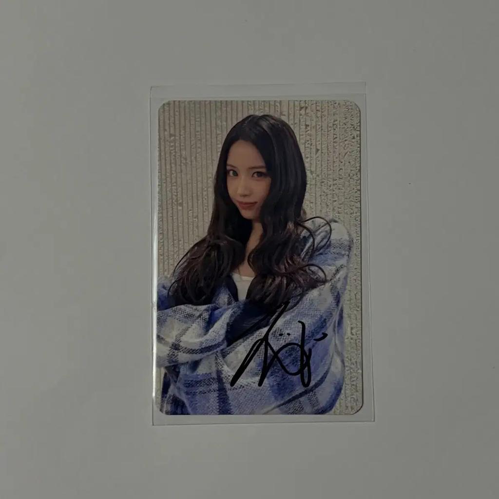 NMIXX Jiwoo Signed Photocard