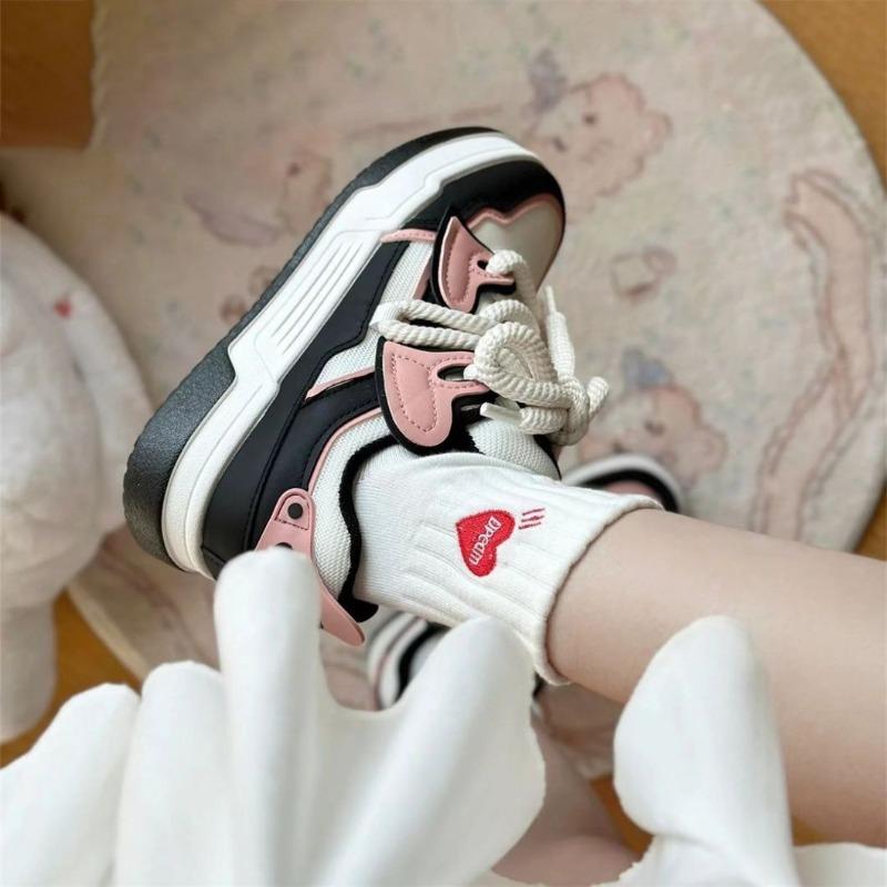 Fashion little white shoes women's spring and autumn new leather thick-soled lightweight sports shoes design sense niche casual board shoes women