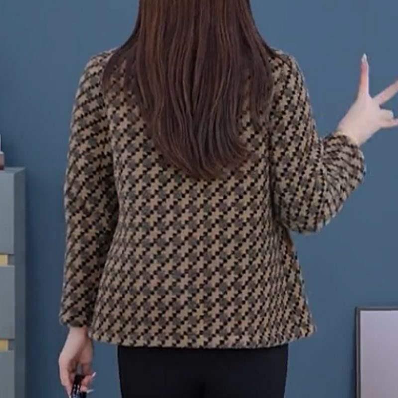 Stylish Fleece-Lined Plaid Jacket for Middle-Aged Women - Elegant Autumn/Winter Outerwear
