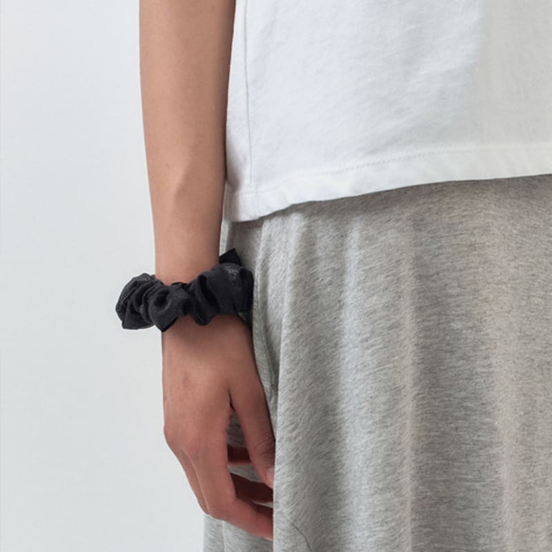 Symmetrisk Procent Glittrig Scrunchie - S / Svart