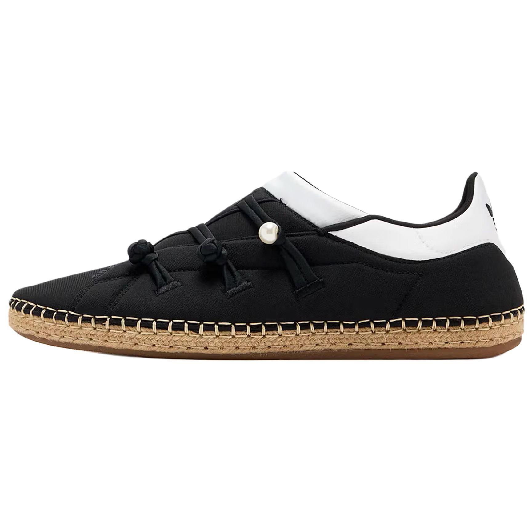 

Qi Flow Clot x Qi Flow Adidas Originals Black JQ4053 37⅓