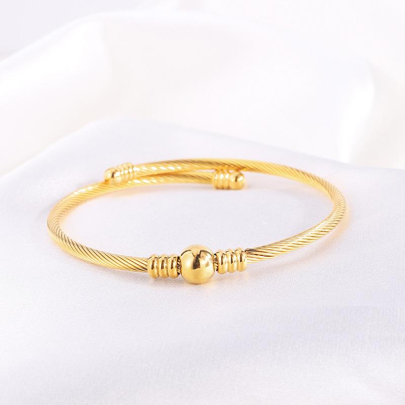 Titanium Steel Bracelet - Heart-shaped Steel Wire Cross Bead Beaded Open Bracelet for Women, Featuring Simple Design and Being A Niche Item.