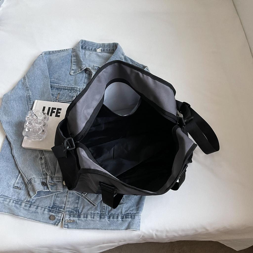Travel bag simple fashion contrasting color fitness shoulder bag portable short business trip accommodation storage bag large capacity large bag