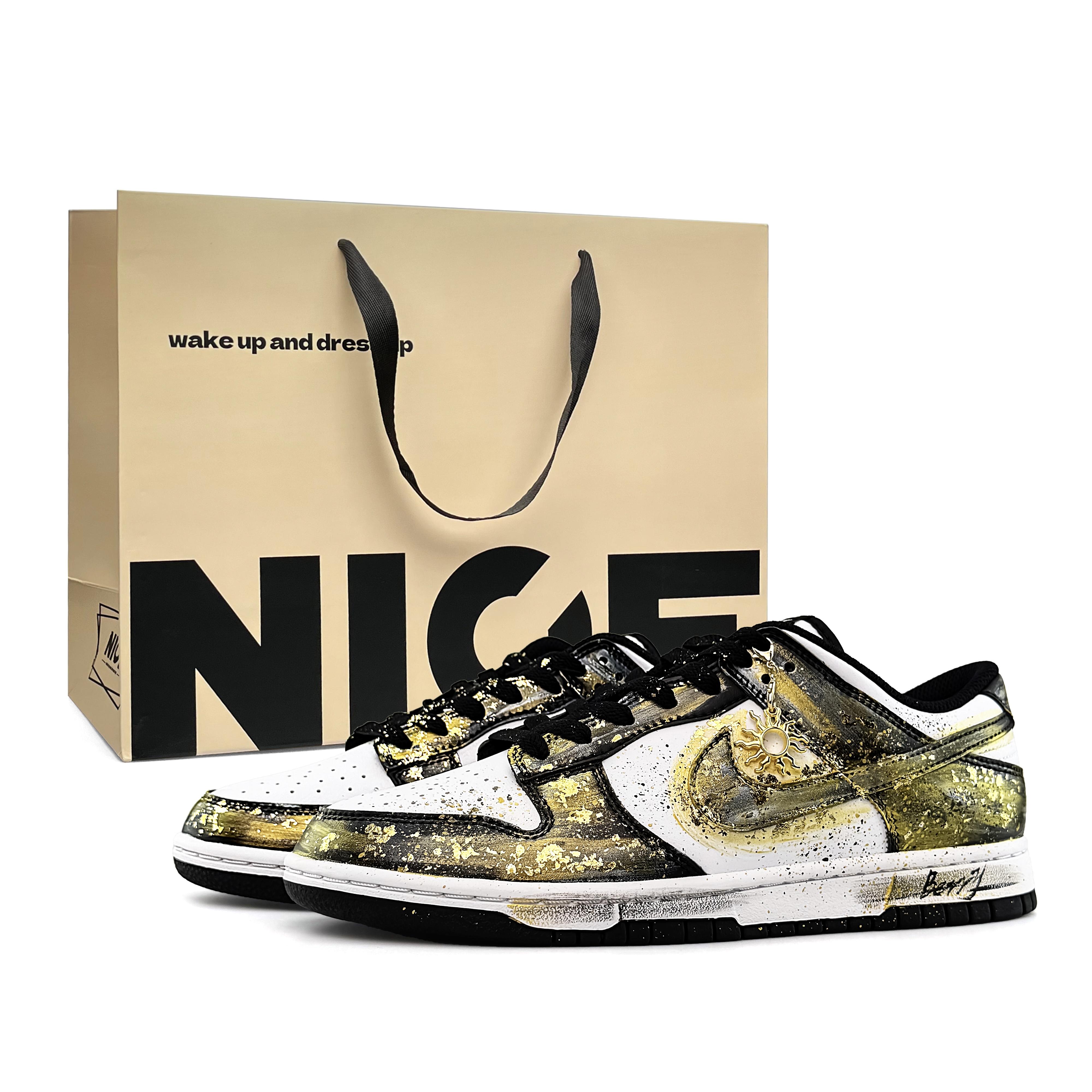 

Nike Dunk Golden Dawn, Special Shopping Bag Leather Abrasion Resistant Lightweight Breathable Low top Skateboard Shoes HF5441-100(Team920-BOX) 38.5
