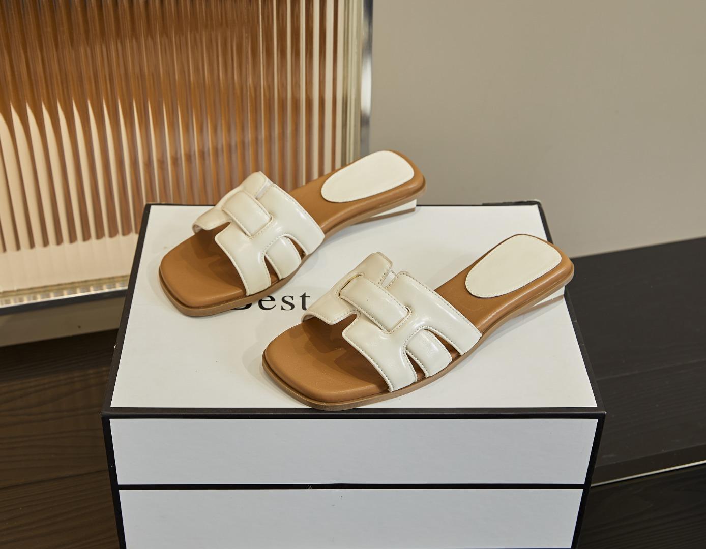 

Korean version of Xiaoxiangfeng soft-soled cool slippers, wearing versatile fashion with skirt slippers 2025 summer new beach shoes 35