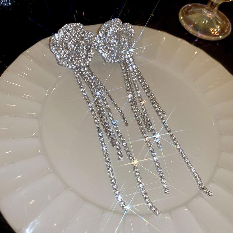 "High-End Luxury Drop Necklace and Earrings Set - European and American Niche Versatile Jewelry"