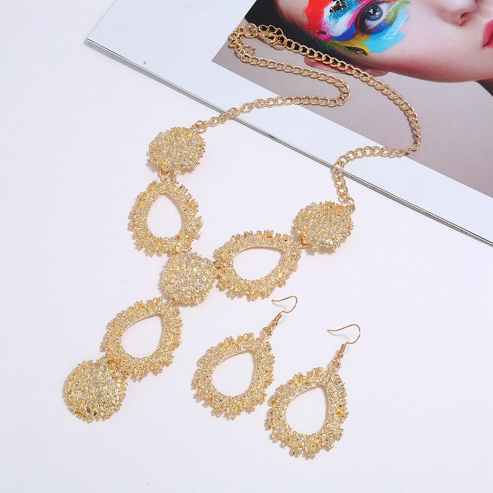 Water Chic Geometric Drop Necklace Set With Alloy Pendant And Chain Spring For