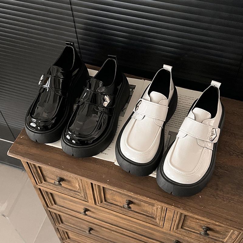 Black Muffin Platform Small Leather Shoes Women's 2024 Autumn New French Velcro Heightening Mary Jane Love Single Shoes