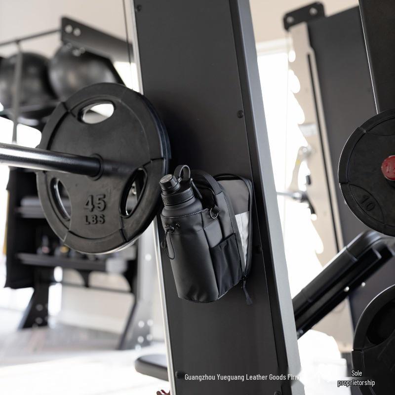 Velkokapacitní magnetická sportovní crossbody taška s držákem na láhev na vodu pro muže