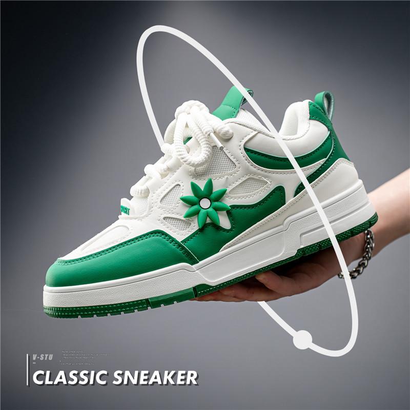 2024 summer and autumn new men's shoes Korean version of trend bread shoes men's casual shoes student board shoes