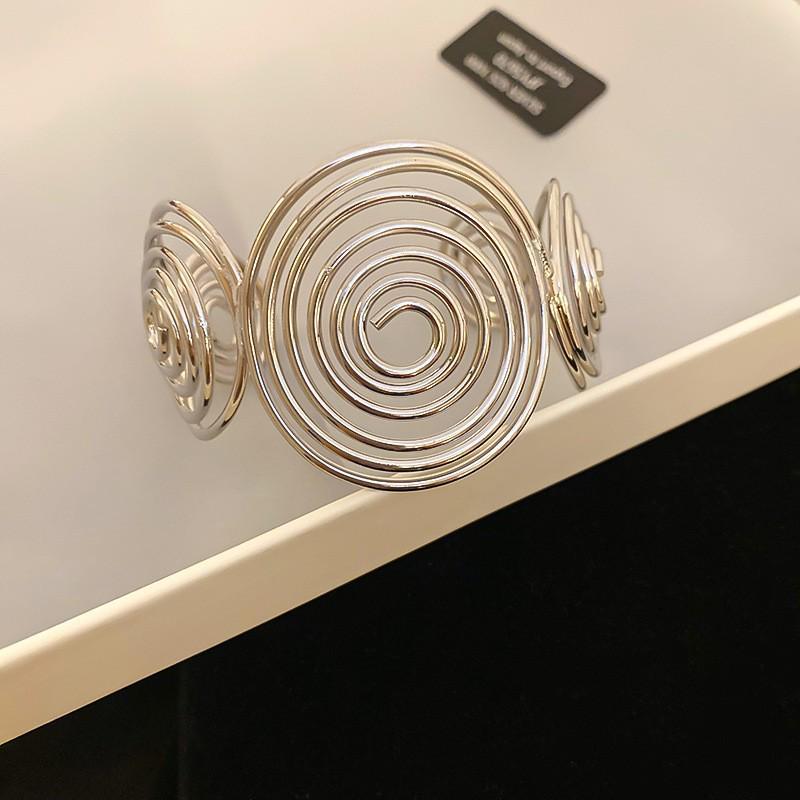 Minimalist Metal Grid Bracelet - European & American Fashion Niche, High-end Style Hand Jewelry