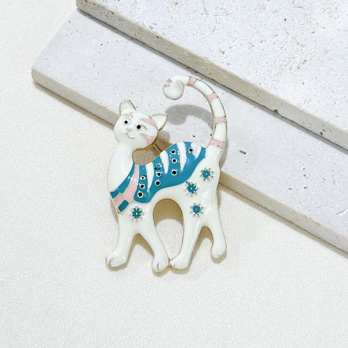 

Брошь с капающей кошкой для мужчин и женщин, мультяшные милые животные, аксессуары для одежды, корсаж, шелковый шарф, пряжка, одежда, антибликовая булавка