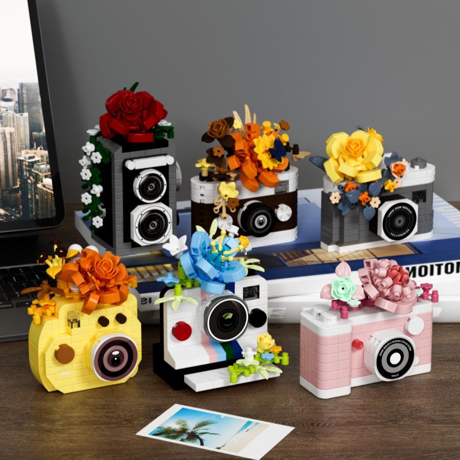 LEGO-Compatible SLR Camera Flower Building Blocks - Creative Educational Toy for Children and Trendy Decor Gift