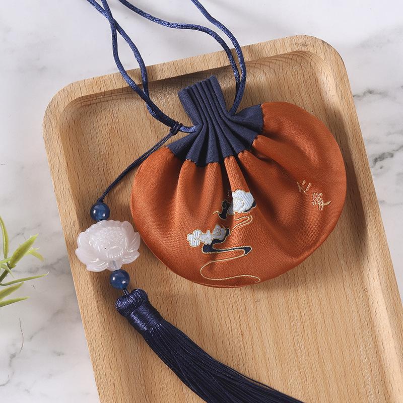 Sachet Lotus avec sachet cadeau à main, pendentif de voiture, sachet à franges