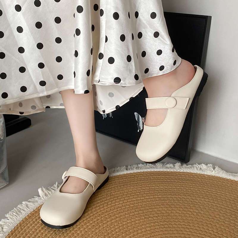 Fashion versatile super fire soft bottom cool slippers women's summer 2025 new niche flat bottom bag head half drag women's outer wear