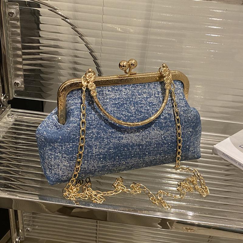 Легкая роскошная ретро-сумка из металла для женщин лето 2025 новая модная универсальная сумка через плечо с заклепками сумка-мессенджер на цепочке небесно-голубой 2709₽