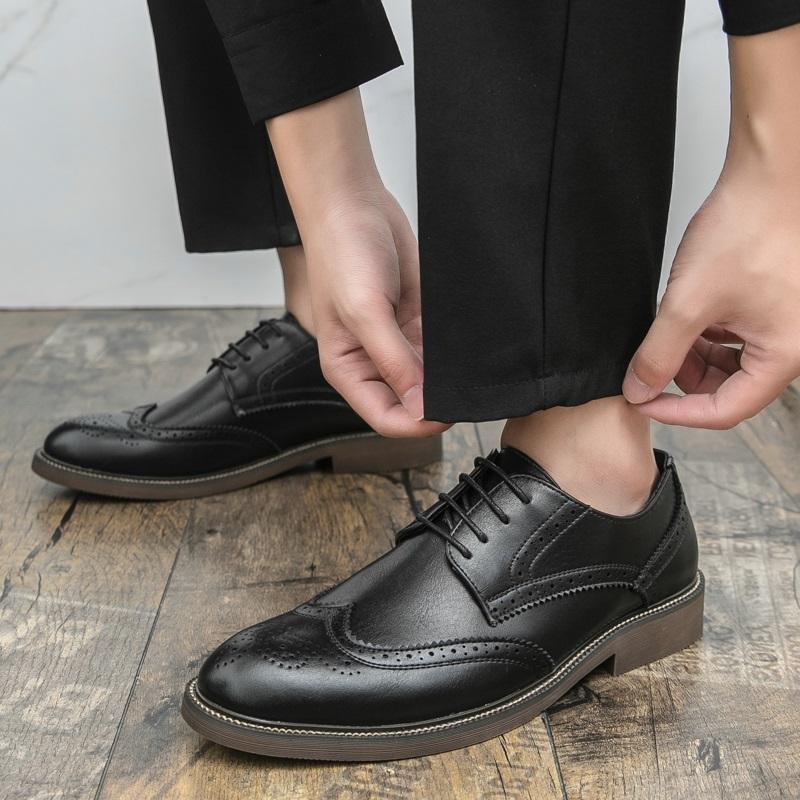 Britain Fashion New Men's Pointed Lace Up Wedding Oxford Brogues Shoes Male Designer  Formal Dress Footwear Zapatos Hombre
