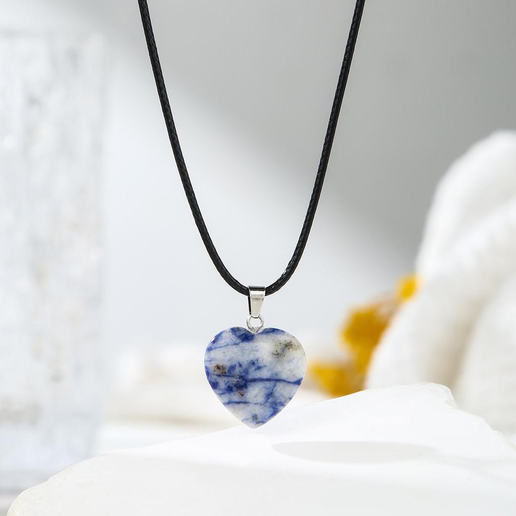 Natural crystal peach heart pendant, Dongling, tiger eye stone, three-dimensional heart-shaped pendant, accessories