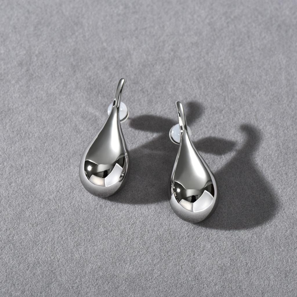 Autumn And Winter Metal Hollow Large Water Drop Earrings Niche Light Luxury Fashion Personalized Copper Gold-Plated Exaggerated Earrings