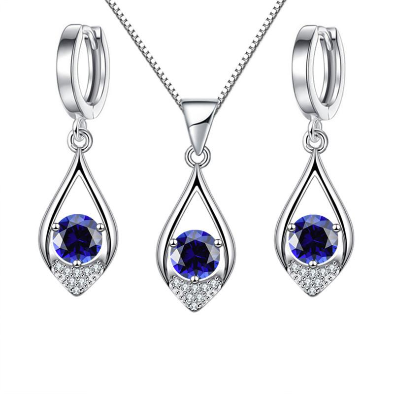 

Новый комплект из двух предметов: ожерелье в виде одного листа в японской и корейской версии с подвеской в форме сердца и пряжкой для ушей