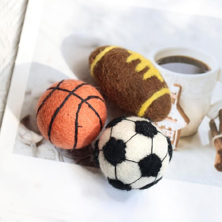 Colorful Felt Balls Keychain Handmade Rugby/Basketball/Football Pendant Keyring for Sports Lovers Trendy Accessories
