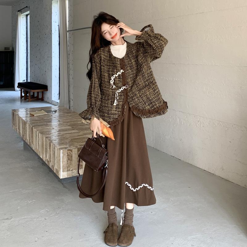 

Dark Coffee Ruffle Patchwork Coco-Style Skirt Suit - Women s 2025 Winter Two-Piece Midi Set Extra Large