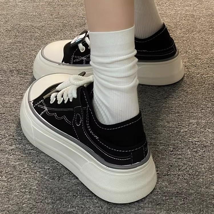 Platform Canvas Shoes Women's New Spring and Autumn Season White Shoes Board Shoes Design Sense Niche, Light and Breathable