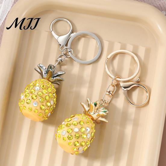 Anti-oxidation Key Pendant Keychain Sparkling Rhinestones Inlaid Three-Dimensional Pineapple Keyring Design Chain Lightweight Car Bag Accessory