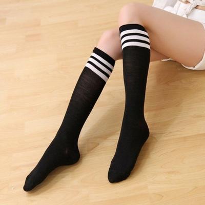 Dreistreifige Wadensocken, Kniehohe Socken im College-Stil, Socken für Sportveranstaltungen, Schweißabsorbierend und schnelltrocknend