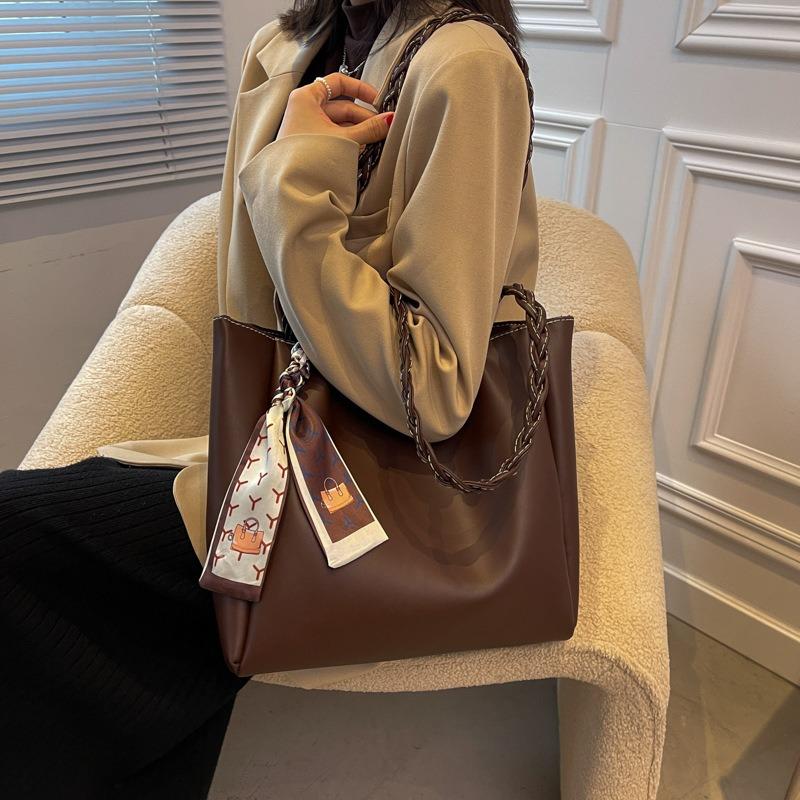 Tasche mit großem Fassungsvermögen Damen Herbst und Winter neuwertige Nischen-Schultertasche Studentin Pendler-Tragetasche