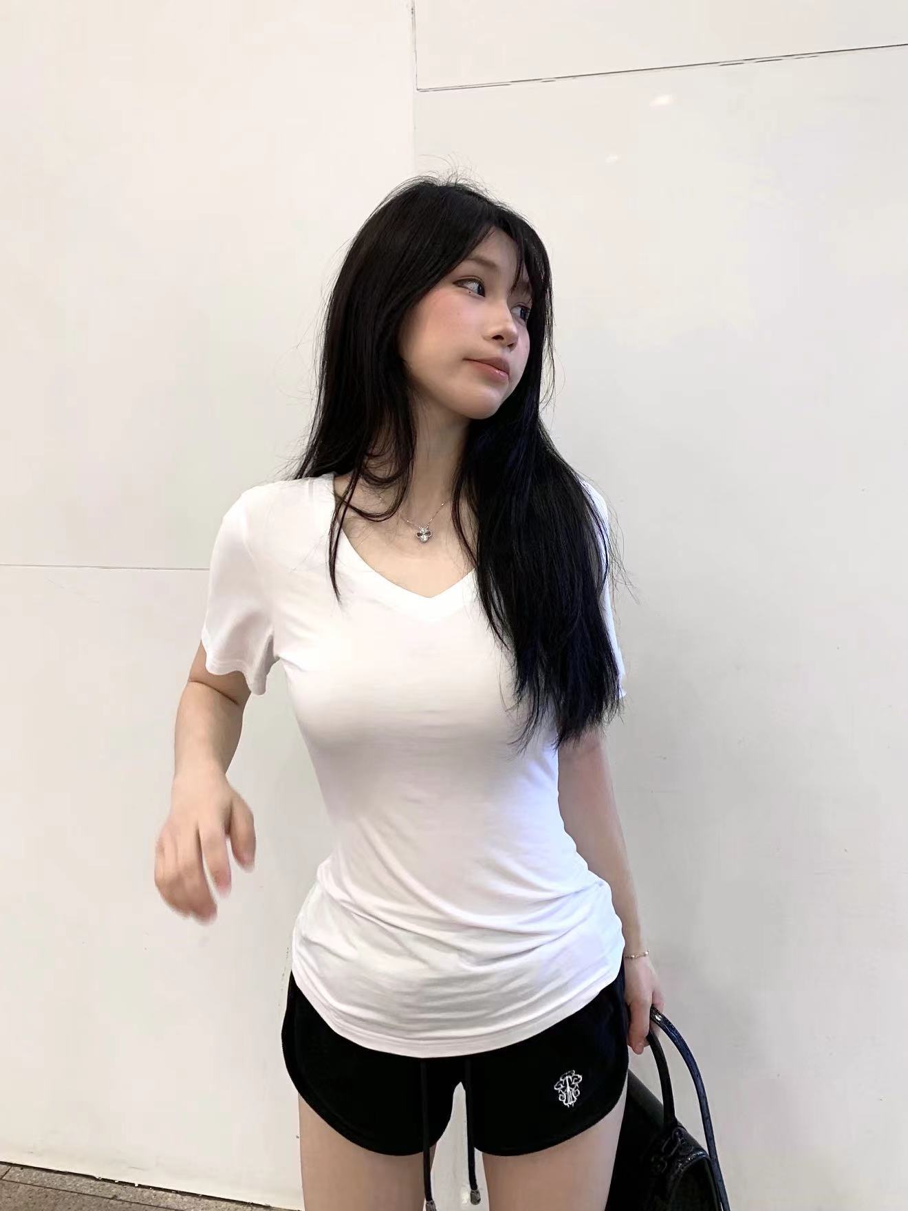 

V-neck short-sleeved t-shirt women s summer new slim-fitting and thin Spice Girl American high-waisted short student top trendy XXL білий