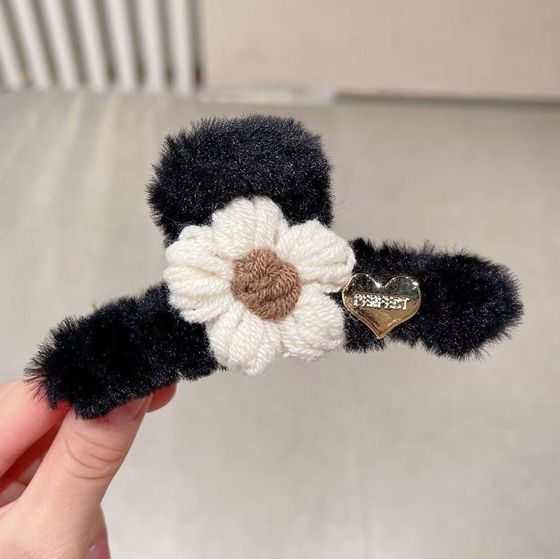 Autumn/Winter 2025 Plush Mink Fur Love Heart Rhinestone Shark Claw Clip for Women