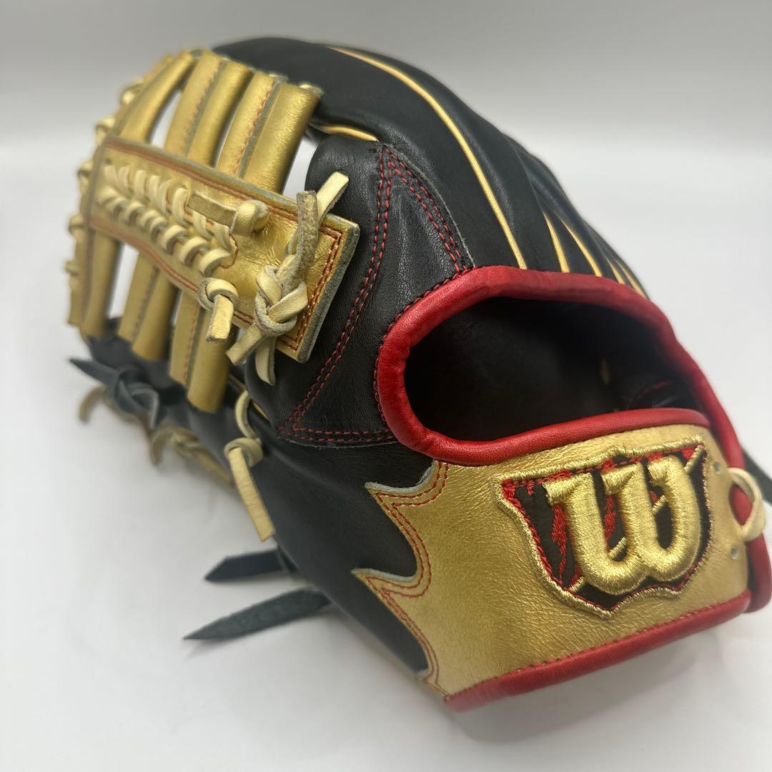 Used Luxury Wilson Staff Custom Gloves