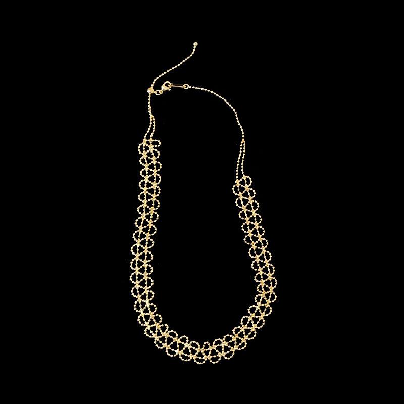 Elegant and sophisticated openwork lace necklace, a french-style choker for women
