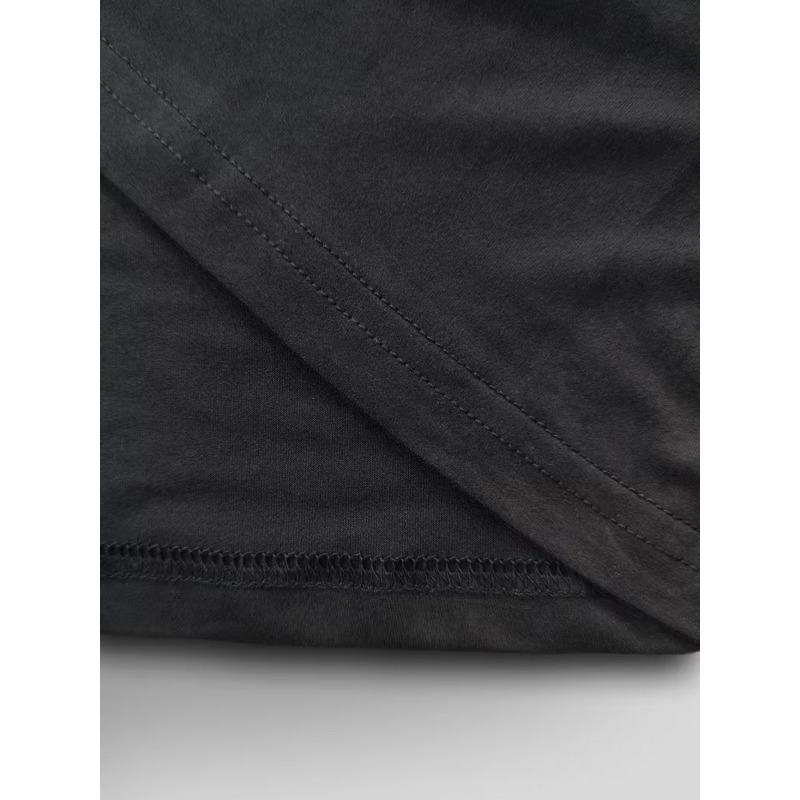 Europäische Größe Herren Retro Western Style Print T-Shirt - Schwarze Basis mit Beigem Druck - Hardcore Actionheld Design - Weiches Atmungsaktives Street Style Oberteil