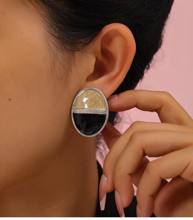 18k Gold-Plated Two-Tone Oval Button Earrings with Titanium Steel Ear Cuffs - European, American, Japanese, Korean Style.