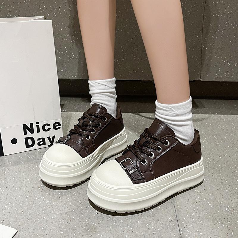 Herbst und Winter Neue Leder Plateauschuhe Höhenerhöhende Freizeitschuhe für Damen Modische Vielseitige Damenschuhe