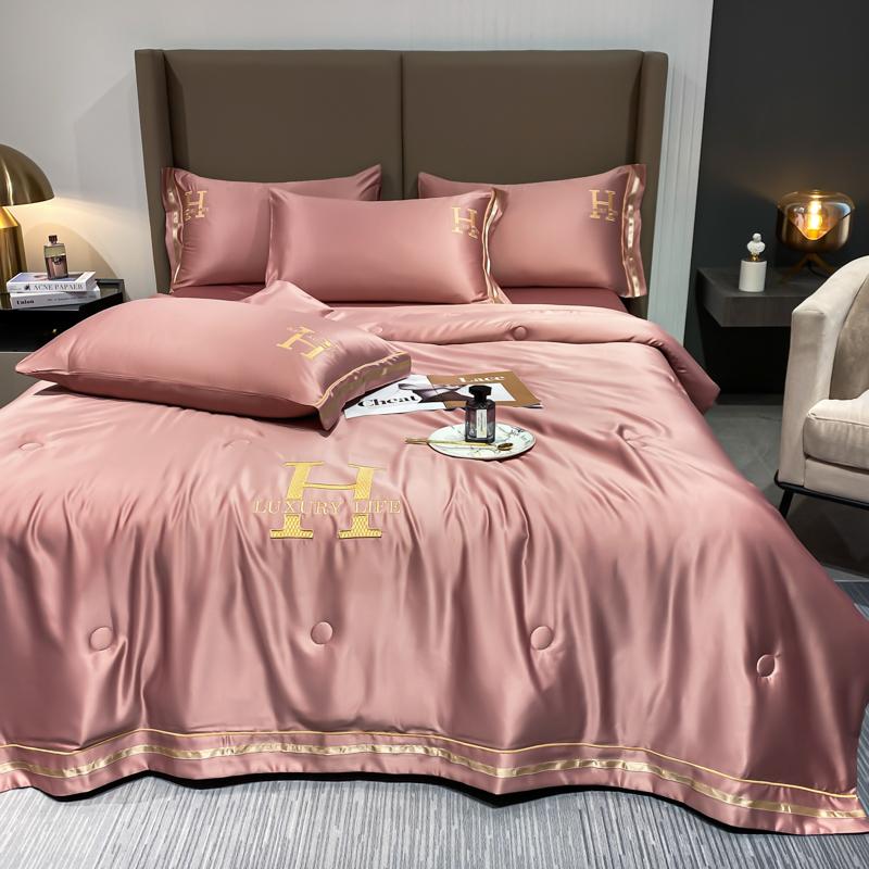 New Ice Silk Summer Quilt Air Conditioned Comforter Quick Cooling and Cooling Home Student Dormitory Quilt Queen King Size