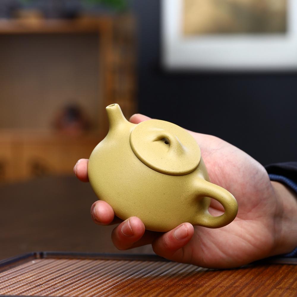 Zisha Yixing Duan Ni Shi Piao Teapot by Famous Artist – Small Capacity Tea Brewing Pot