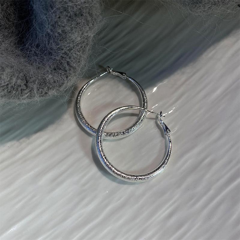 Exaggerated Large Plated Ear Clips Light Luxury Niche High-end Unique Design Trendy Gift Elegant Lady's Classic Casual Jewelry