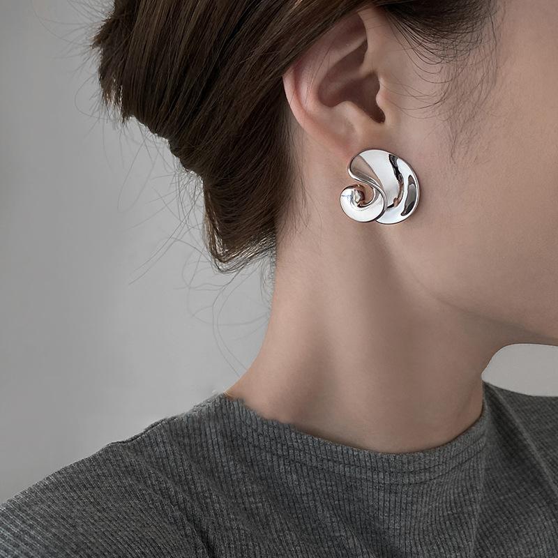 Vintage Irregular Metal Spiral Knot Stud Earrings for Women Exaggerated Unique Cool Earrings Luxury Jewelry Party Office Wear