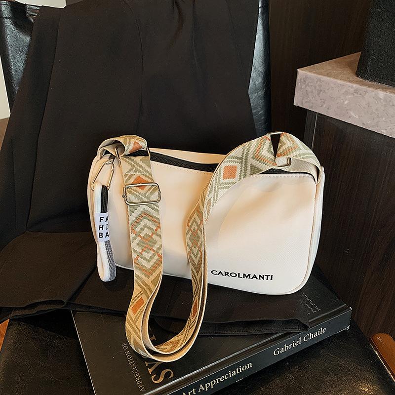 

Large capacity shoulder bag fashion 2025 new shoulder messenger bag leisure bag pillow bag