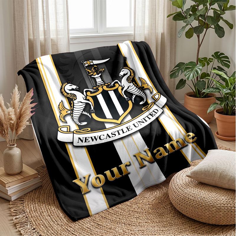Coperta in Flanella Personalizzata con Nome Testo Newcastle United FC Logo Calcio Coperta in Pile Personalizzata Regalo Speciale per Divano Camera da Letto Casa