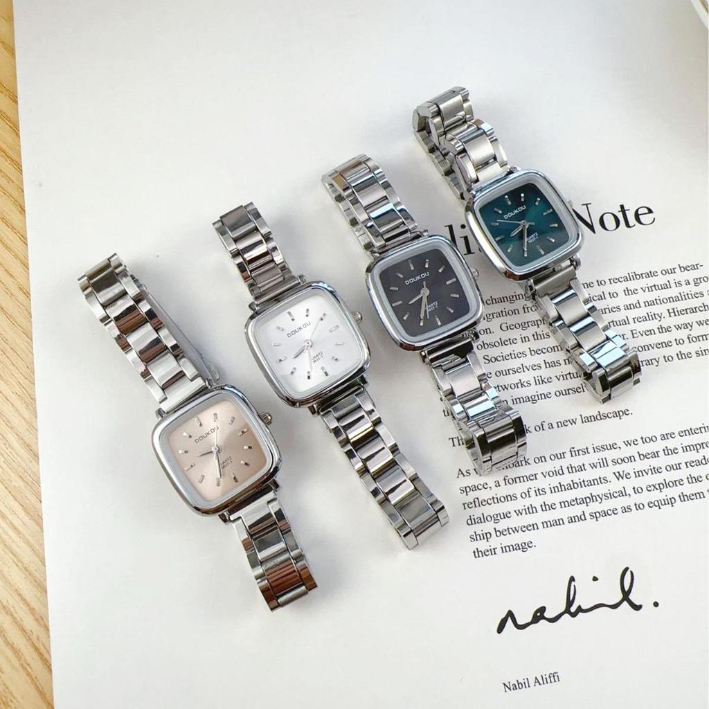 Elegant Women's Light Luxury Steel Band Wristwatch with Stick Markers