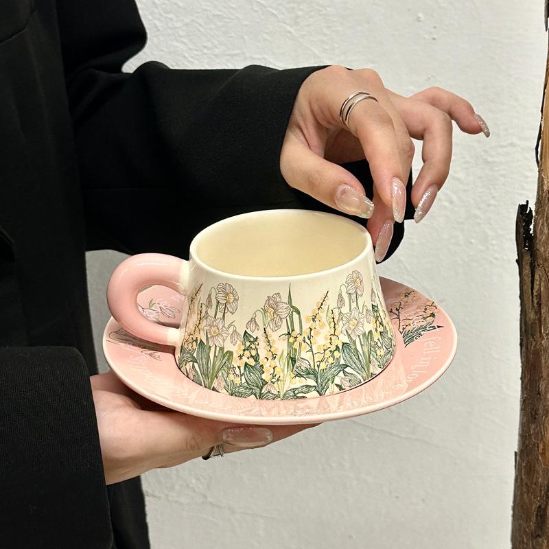 

High-value wind chimes, lilies, coffee cups, couples pairs of cups, high-end gift boxes, mugs, wedding and birthday gifts 301-400ml