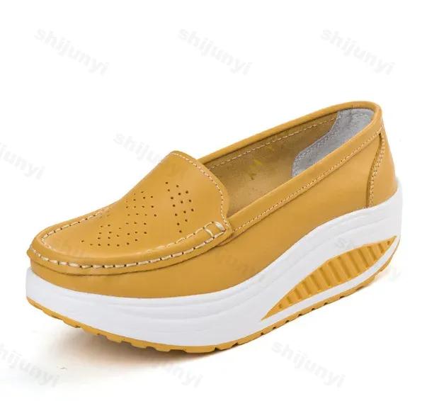New Nurse Shoes For Ladies Platform Bottom Leather Zapatos Casual Slope Heel Anti-Slip Footwear for Adult Wholesale