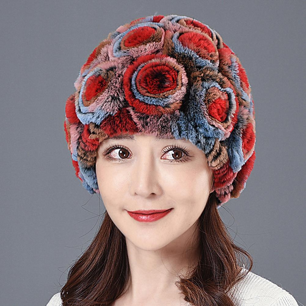 Gorro de invierno para mujer con bufanda integrada, grueso, cálido, de piel sintética de conejo Rex, con decoración floral, resistente al viento, para viajes al aire libre y frío.