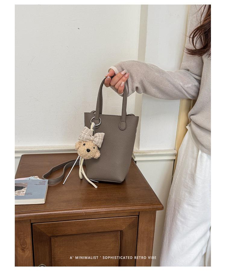 Korean-Style Small Lychee Texture Crossbody Bucket Bag, 2026 New Versatile Lightweight Shoulder Handbag for Women.