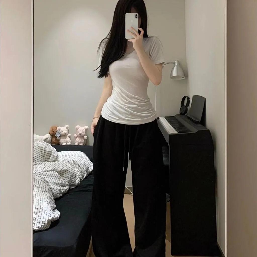 Women's Black and White Short-Sleeved Summer T-Shirt, Versatile Round Neck, Slim Fit, Trendy Short Top